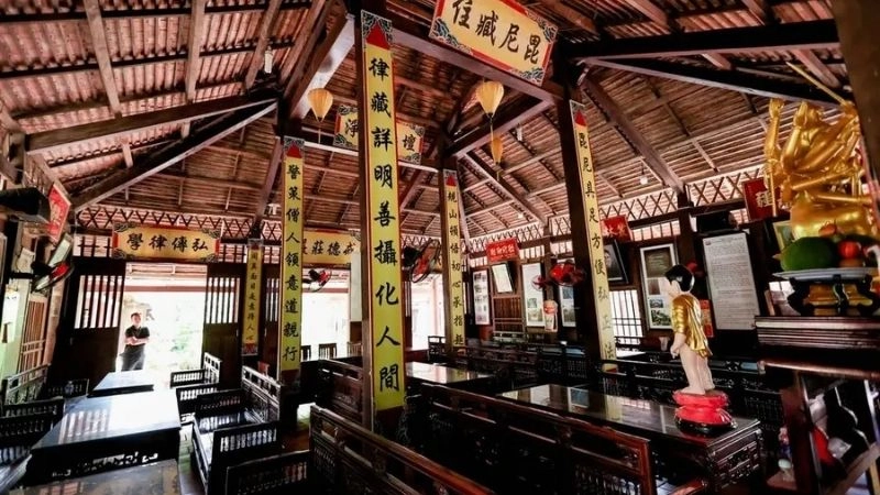 Chùa Tôn Thạnh mở cửa giờ nào cho khách viếng thăm