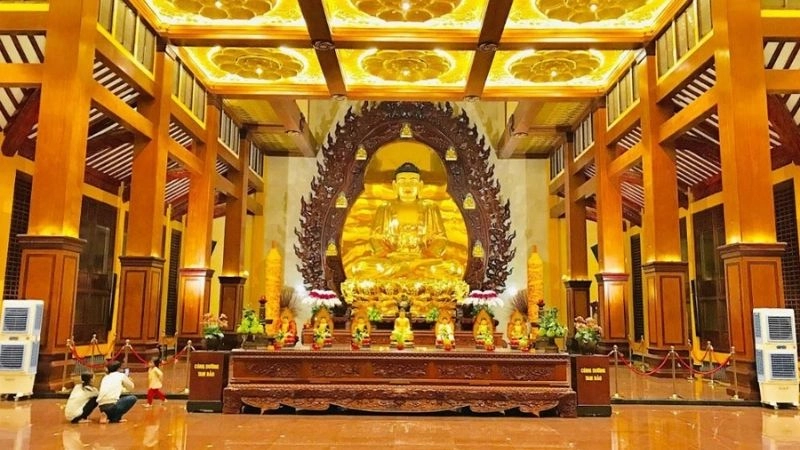 Hình ảnh Chùa Việt Nam Quốc Tự sống động thể hiện vẻ đẹp