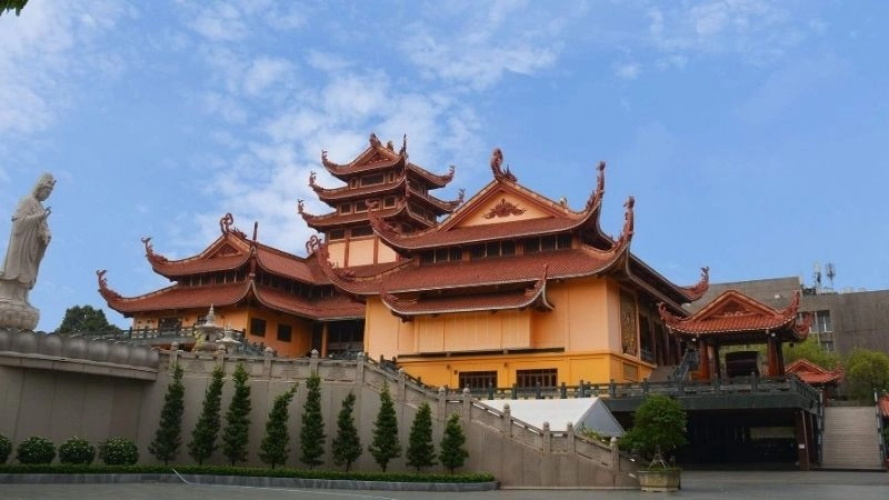 Cách di chuyển đến Chùa Việt Nam Quốc Tự thuận tiện và nhanh chóng