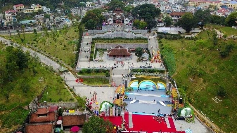 Hình ảnh đền Cửa Ông tráng lệ 