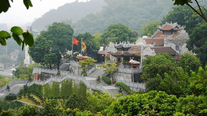 Lễ hội đền Cửa Ông rộn ràng tri ân Quốc Công Tiết Chế