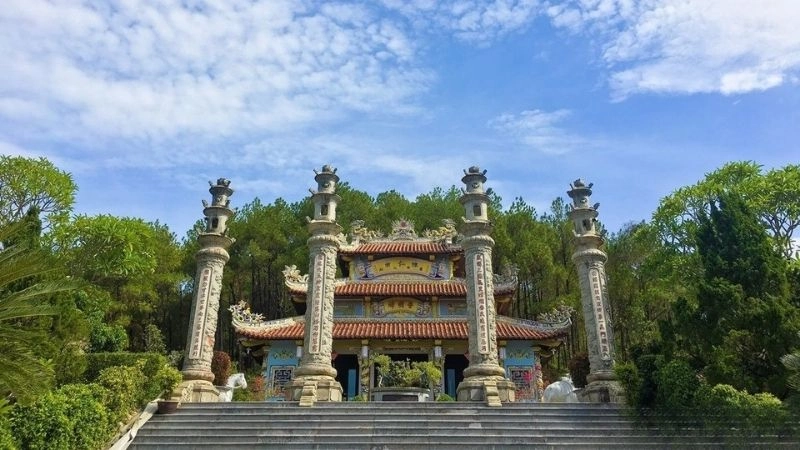 Hình ảnh đền Huyền Trân đẹp đến ngỡ ngàng
