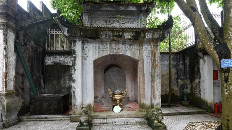 Đền Lý Bát Đế đường đi thuận tiện hành hương lễ bái