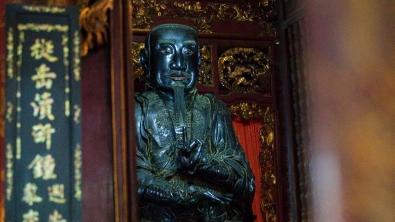 Cảnh quan Đền Quán Thánh tĩnh lặng đầy huyền bí