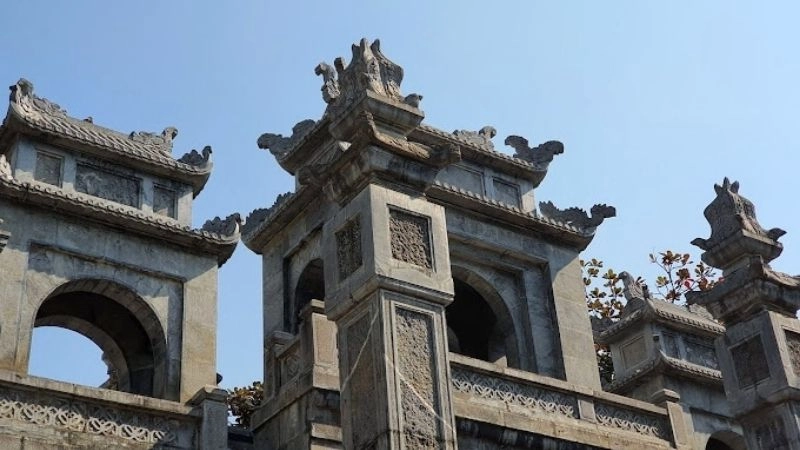 Hình ảnh đền Sòng Sơn hiện lên đầy ấn tượng