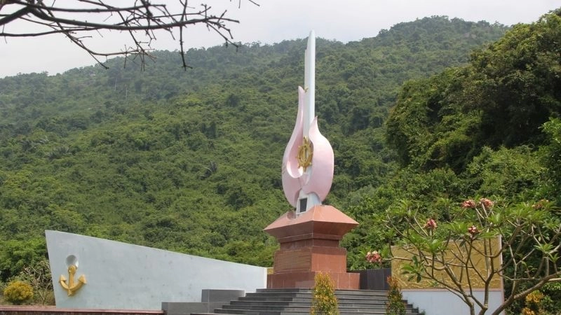 Nghĩa trang tàu không số nơi tri ân các anh hùng