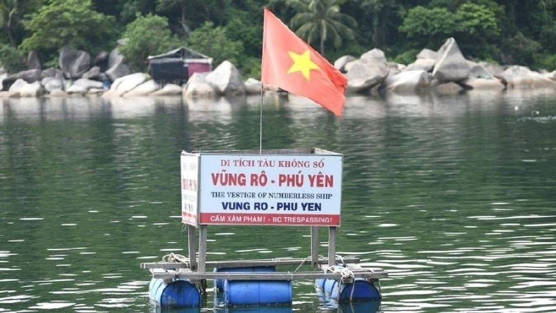 Địa điểm tàu không số Vũng Rô thu hút du khách tìm về