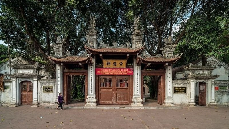 Văn khấn Đình Kim Liên cầu bình an và may mắn