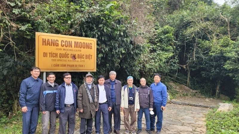 Kinh nghiệm cá nhân tham quan hang Con Moong 