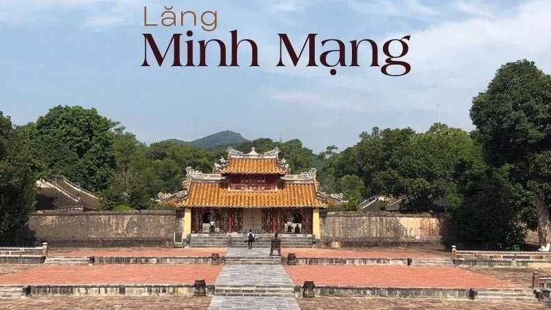 Lăng Minh Mạng nằm ở xã Hương Thọ, TP Huế, cách trung tâm thành phố khoảng 12 km, thuộc quần thể lăng tẩm Huế nổi tiếng. Nơi đây gây ấn tượng mạnh với du khách bởi không gian rộng lớn, cảnh quan hữu tình và kiến trúc cân đối hài hòa
