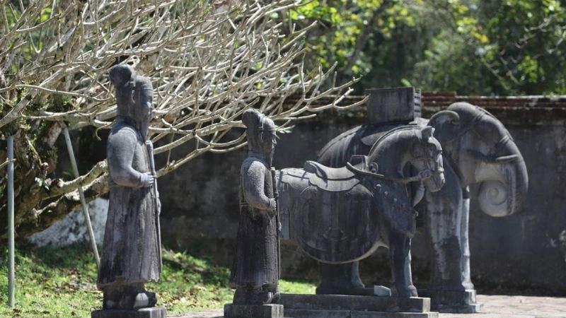 Kinh nghiệm cá nhân khám phá Lăng Minh Mạng