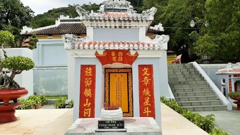 Kiến trúc Lăng Thoại Ngọc Hầu kết tinh nét cổ kính và uy nghi