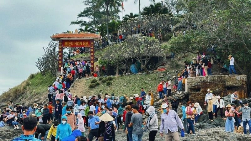 Miếu Hòn Bà Vũng Tàu linh thiêng giữa biển khơi