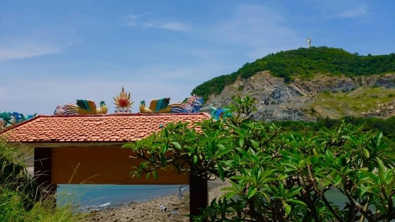 Miếu Hòn Bà ở đâu điểm đến tâm linh nổi tiếng