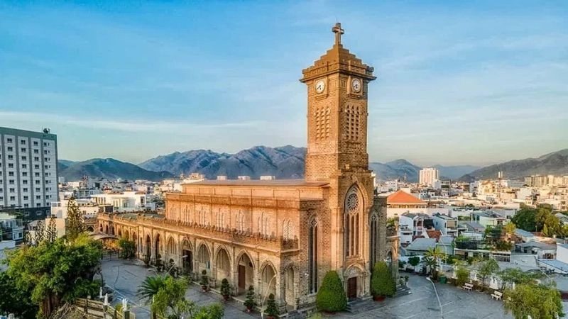 Nhà thờ Nha Trang điểm đến nổi bật giữa phố biển