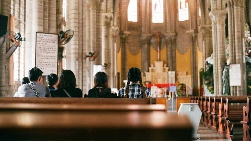 Nhà thờ đá Nha Trang đẹp như một tuyệt tác cổ kính