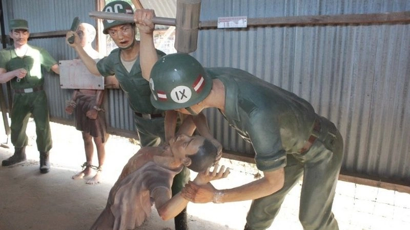 Lịch sử Việt Nam gắn liền với những trang sử hào hùng bi tráng