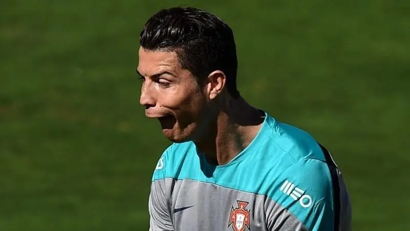 Ronaldo meme Siuuu trở thành trào lưu được nhiều fan yêu thích