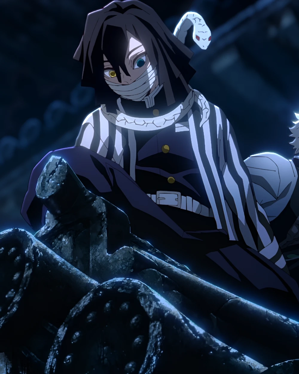 Obanai Iguro nổi bật với sức mạnh khó ai sánh kịp