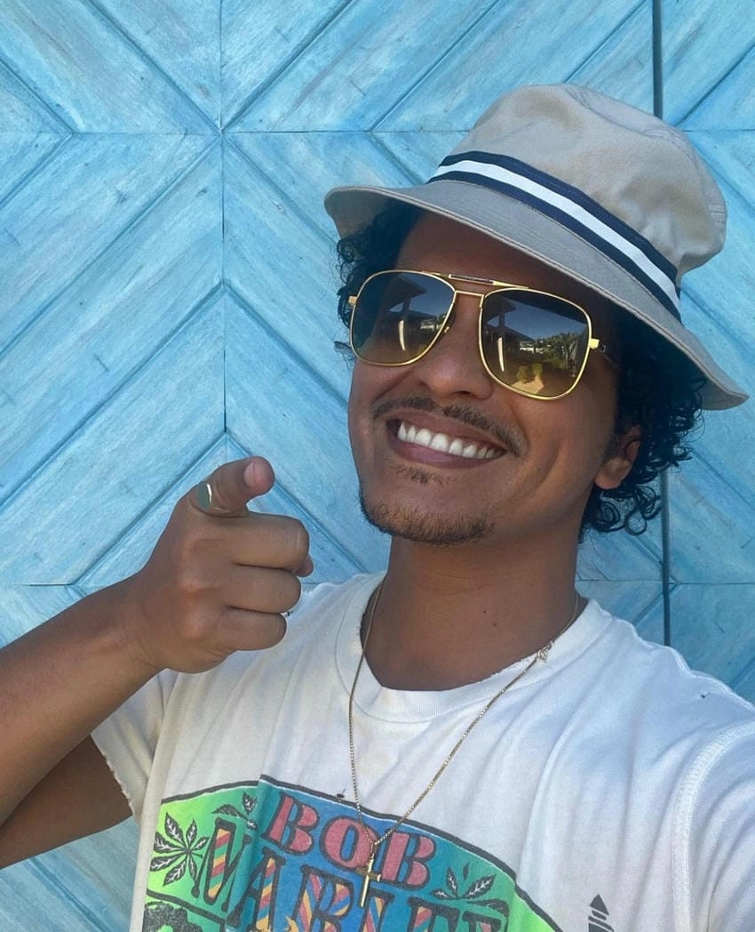 Rose Bruno Mars trở thành biểu tượng tình yêu ngọt ngào