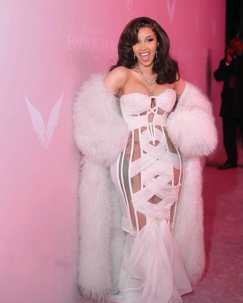 Bodak Yellow Cardi B trở thành bản hit đình đám khó quên