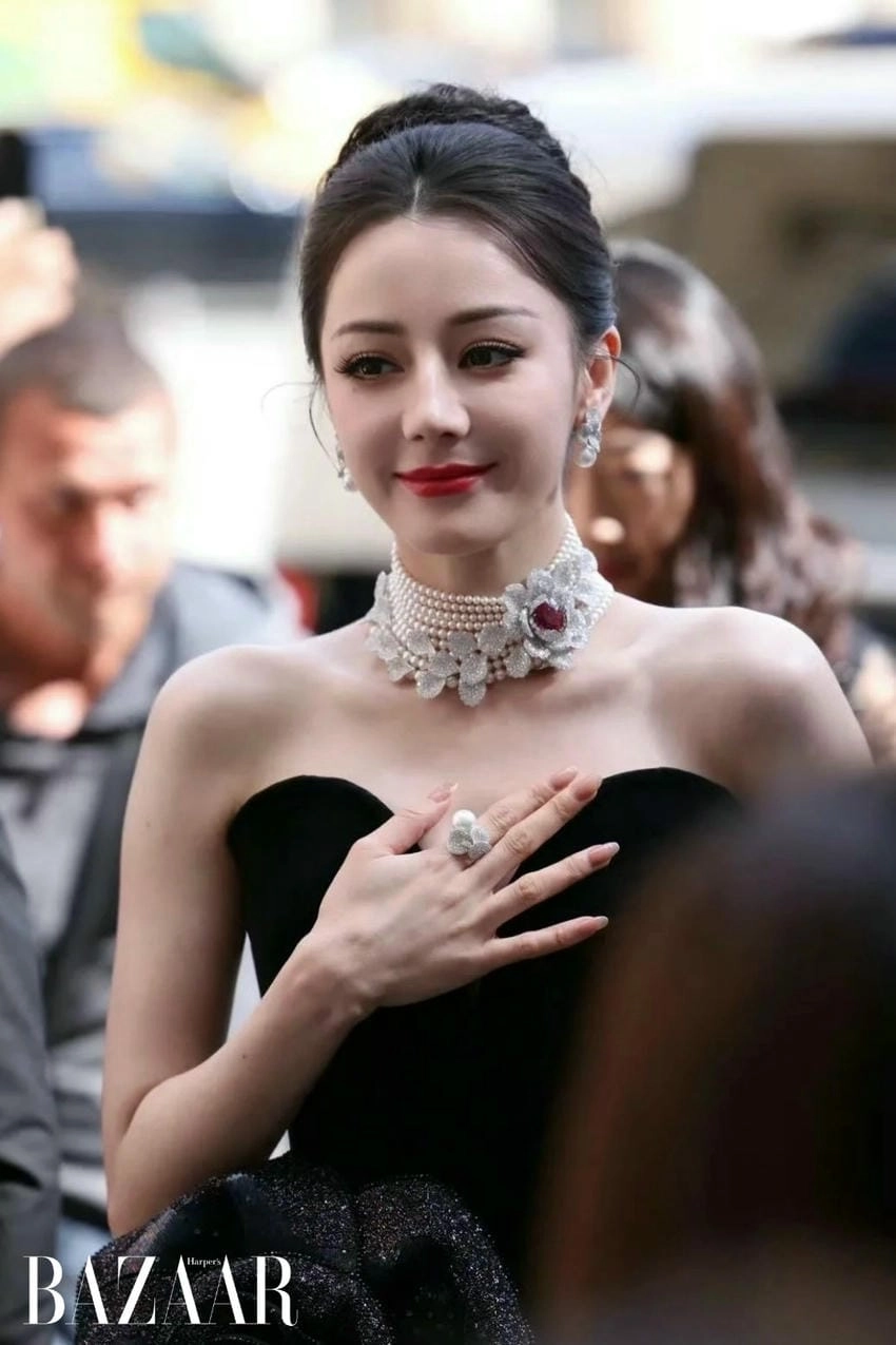 Địch Lệ Nhiệt Ba tên tiếng Trung được khán giả tìm kiếm