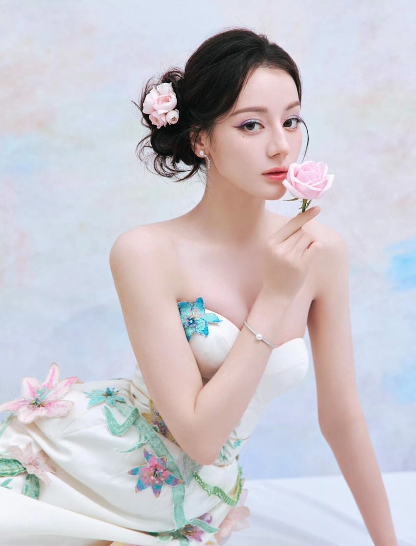 Phim Địch Lệ Nhiệt Ba luôn để lại dấu ấn khó phai