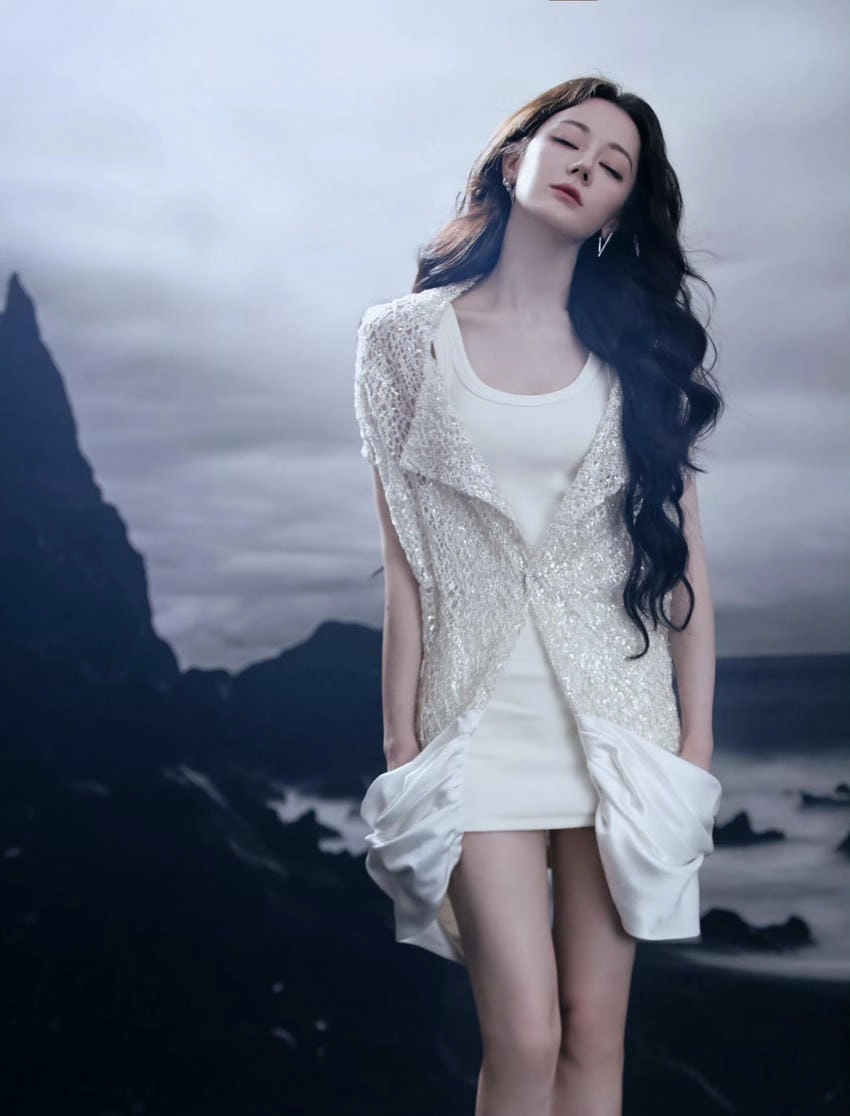 Tin tức về Địch Lệ Nhiệt Ba thu hút truyền thông đặc biệt