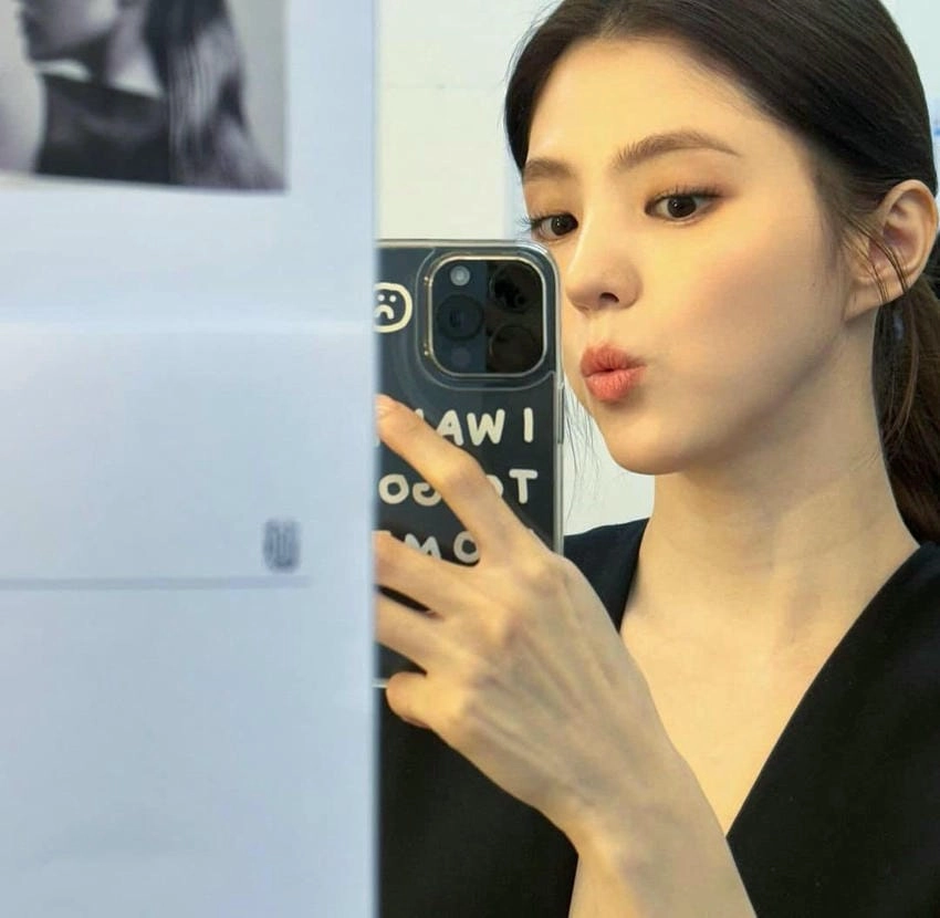 Han So Hee là ai mà nổi đình nổi đám