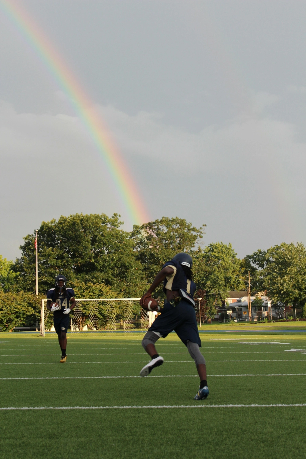 Hình nền bảy sắc cầu vồng tỏa sáng đầy nghệ thuật