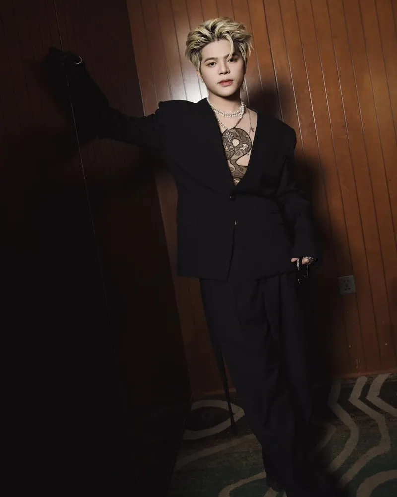 Hình nền điện thoại Rhyder hiện đại trẻ trung