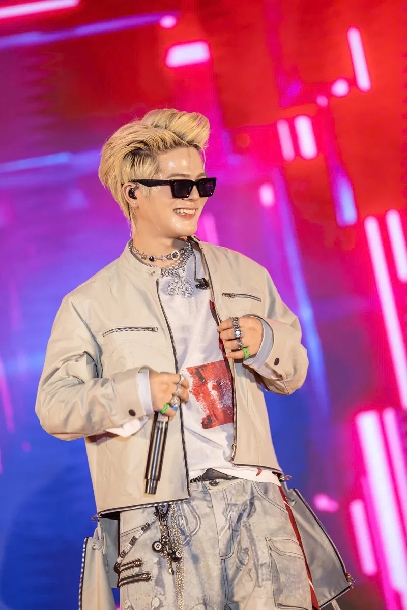 Hình nền Rhyder Captain phong cách thủ lĩnh mạnh mẽ