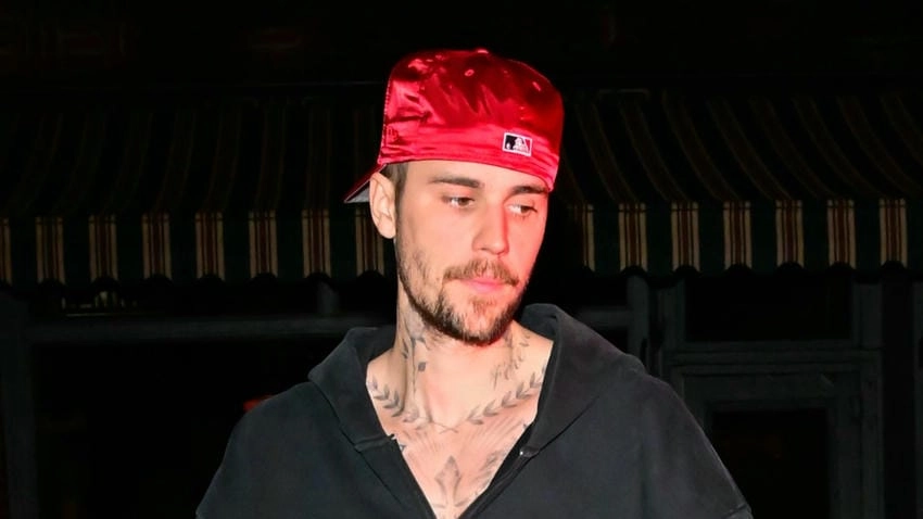 News Justin Bieber liên tục làm bùng nổ truyền thông