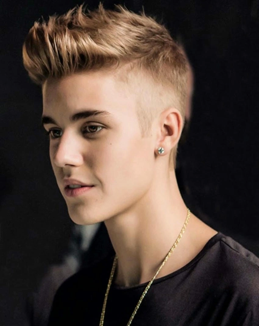 Age Justin Bieber tiết lộ tuổi thật bất ngờ