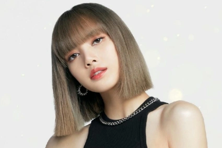 Rockstar Lisa thể hiện cá tính mạnh mẽ