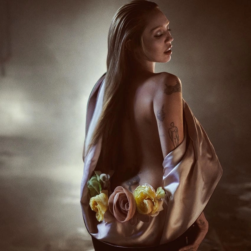 Miley Cyrus Party In The USA sôi động bùng nổ sân khấu