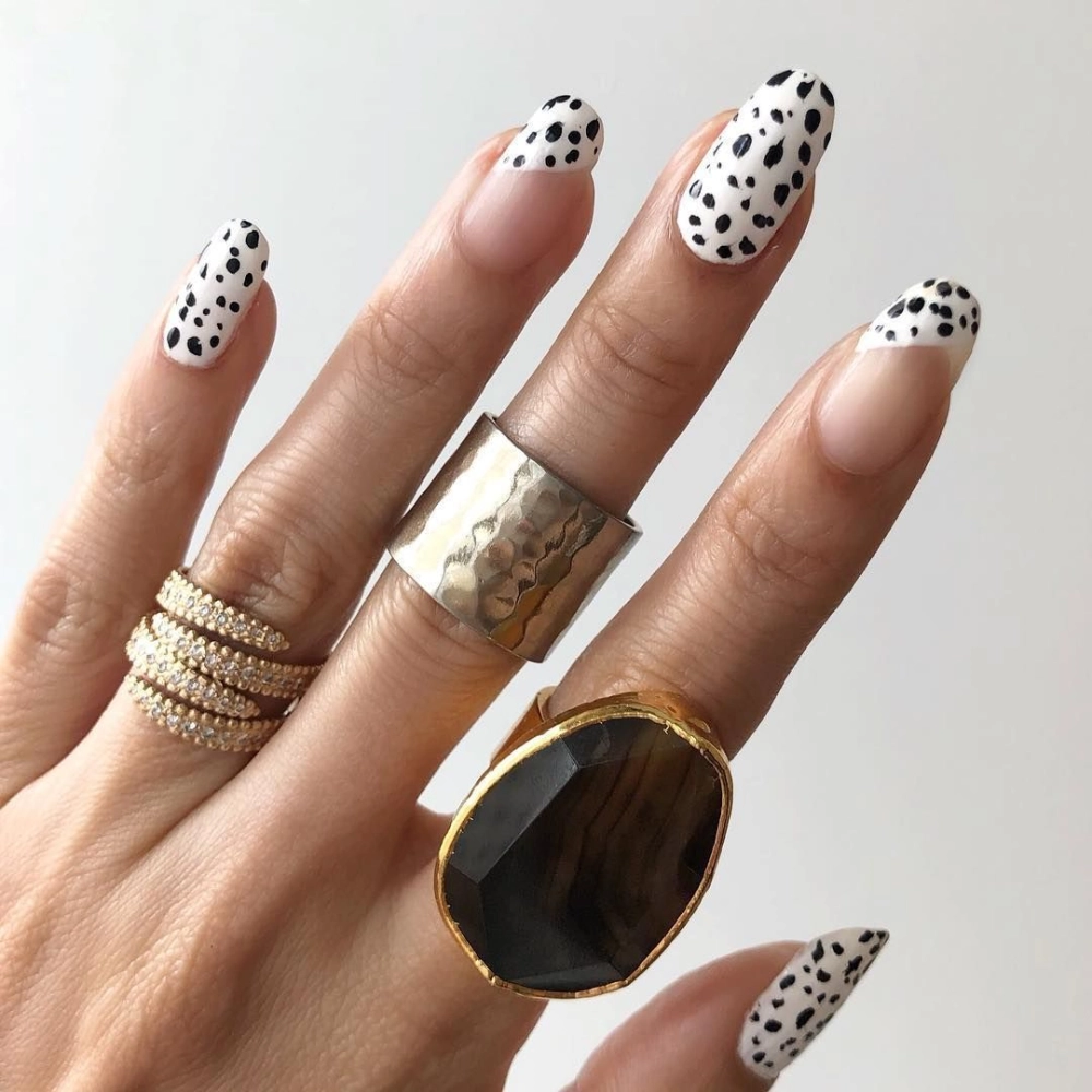 Nail chấm bi đẹp rạng ngời cuốn hút mọi ánh nhìn