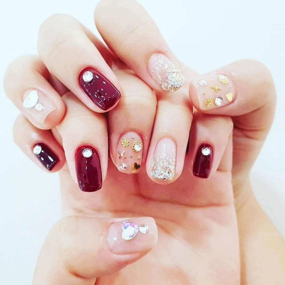 Nail đính đá đẹp quyến rũ sang trọng cuốn hút