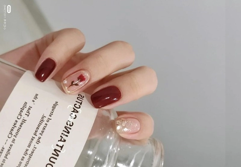 Nail hoa hồng tinh tế lãng mạn đầy cuốn hút