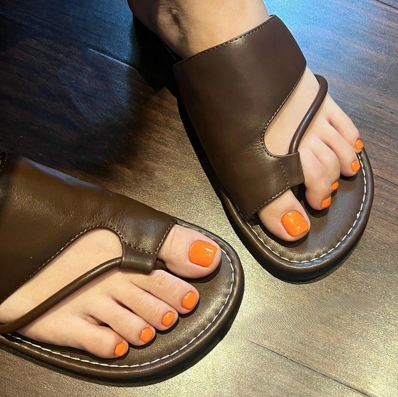 Nail chân màu cam đất nhẹ nhàng duyên dáng