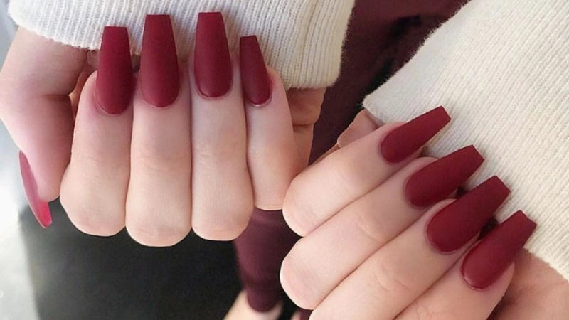 Nail màu đỏ rượu lãng mạn quyến rũ mê say
