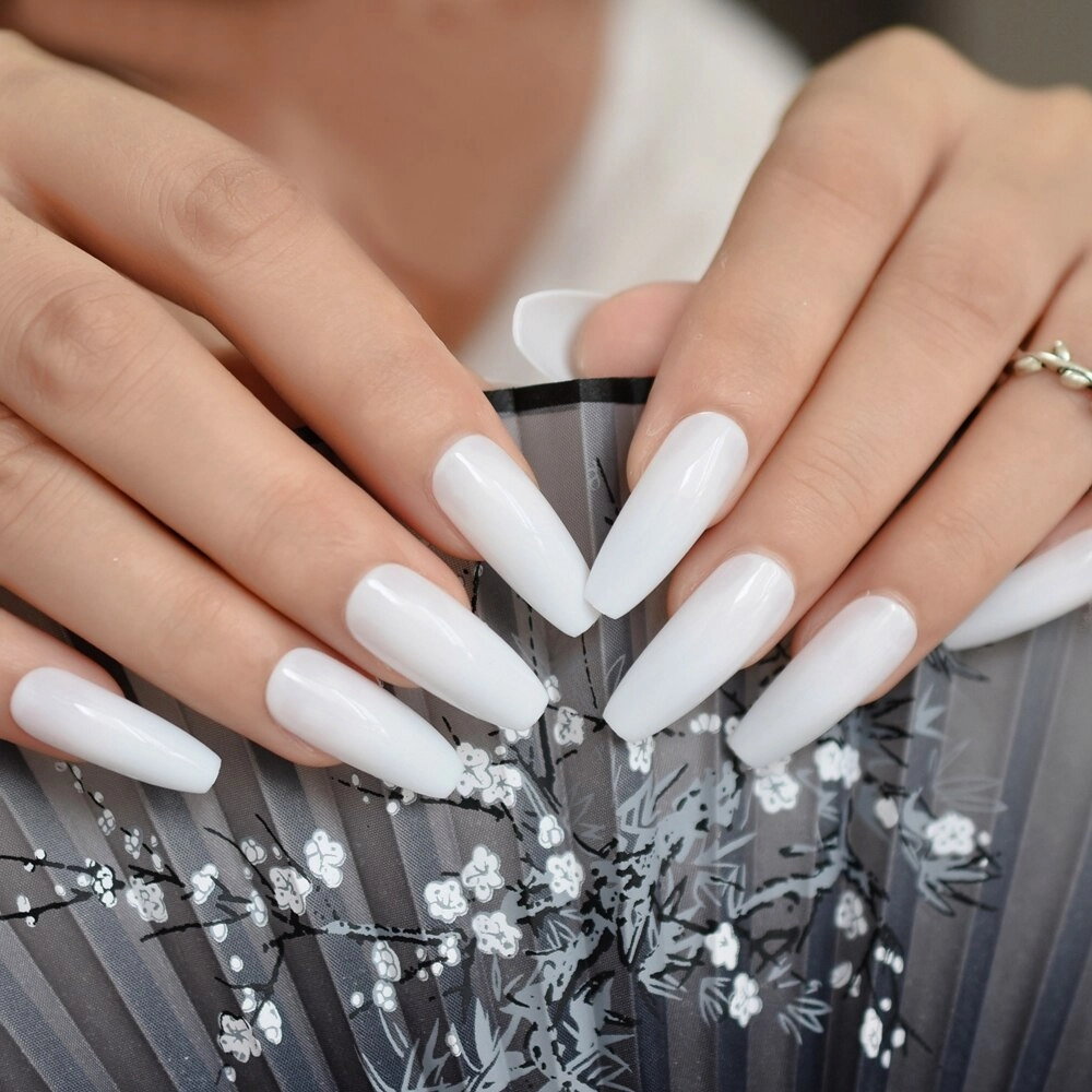 Mẫu nail trơn đẹp giúp nàng tự tin nổi bật