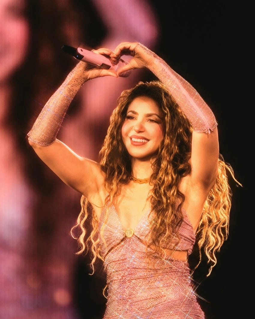 Shakira y Karol G kết hợp bùng nổ trong làng nhạc Latin
