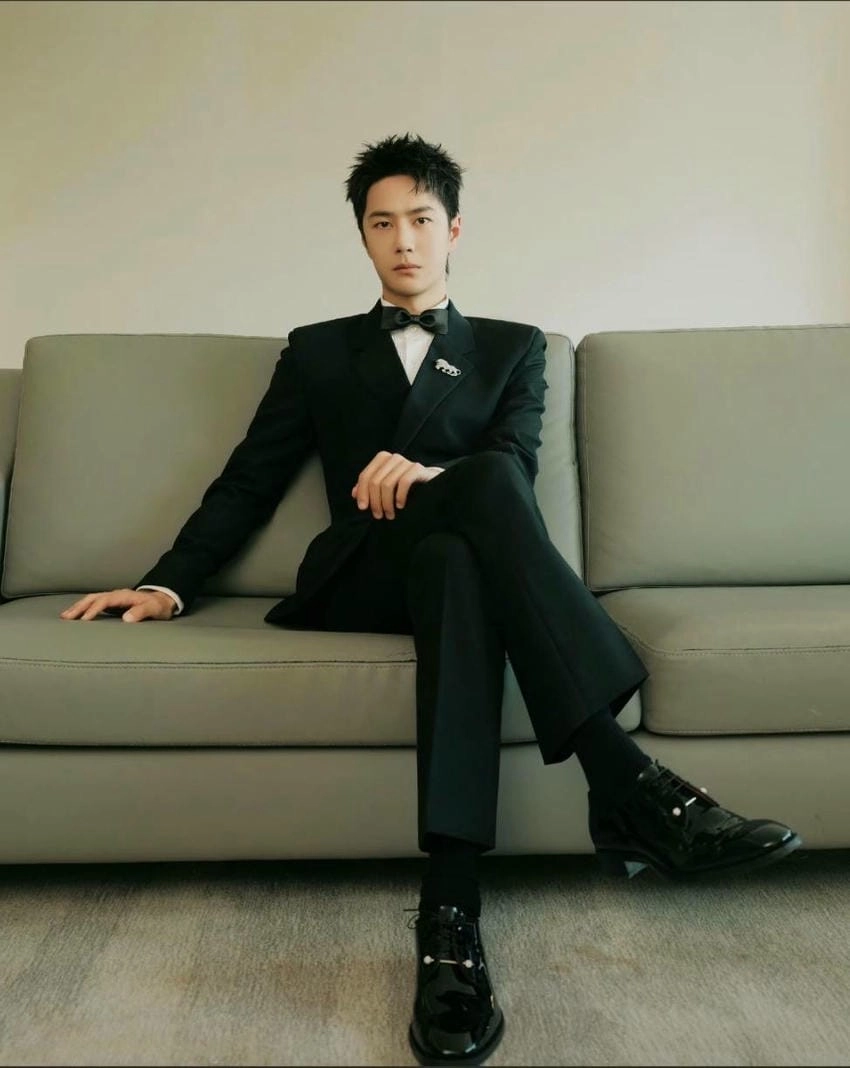 Vương Nhất Bác hát giọng ngọt ngào