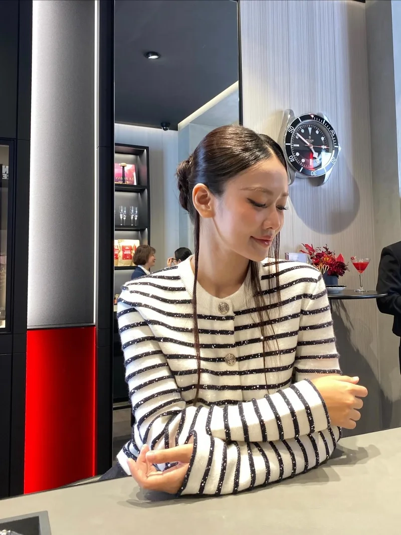 Thưởng thức vẻ duyên dáng qua ảnh gái xinh cười duyên