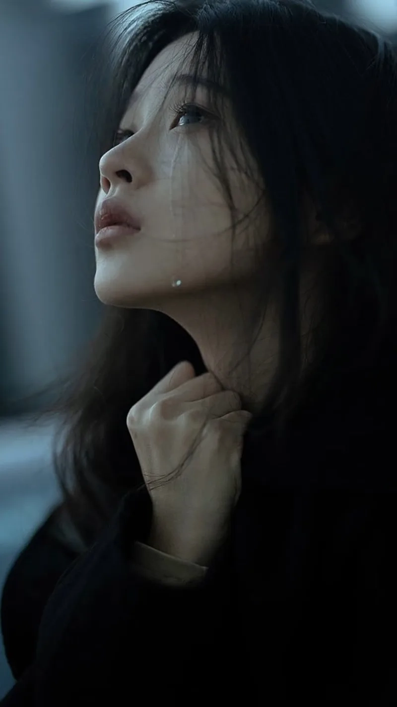 Tôn vinh nỗi cô đơn qua ảnh buồn con gái