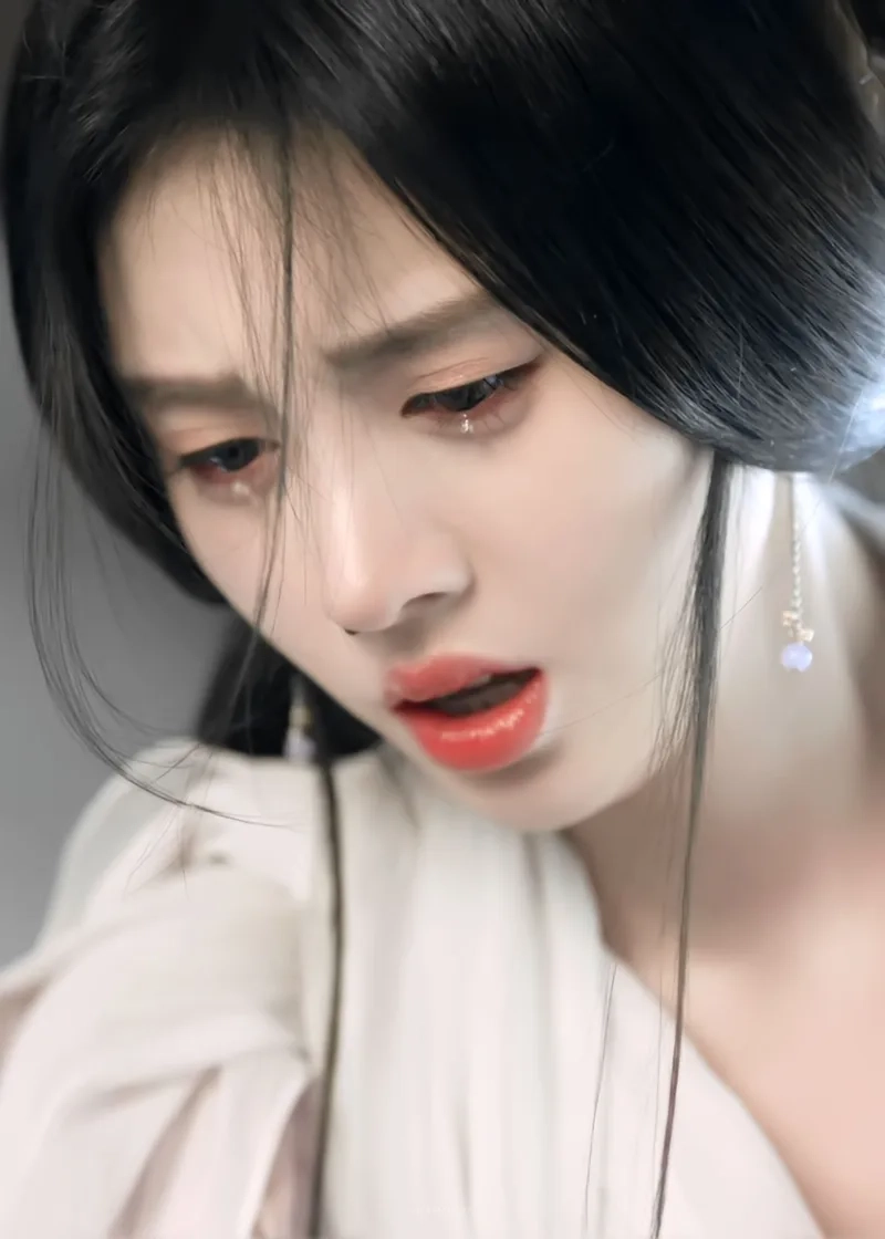 Chia sẻ hình ảnh con gái buồn con gái khóc ảnh buồn