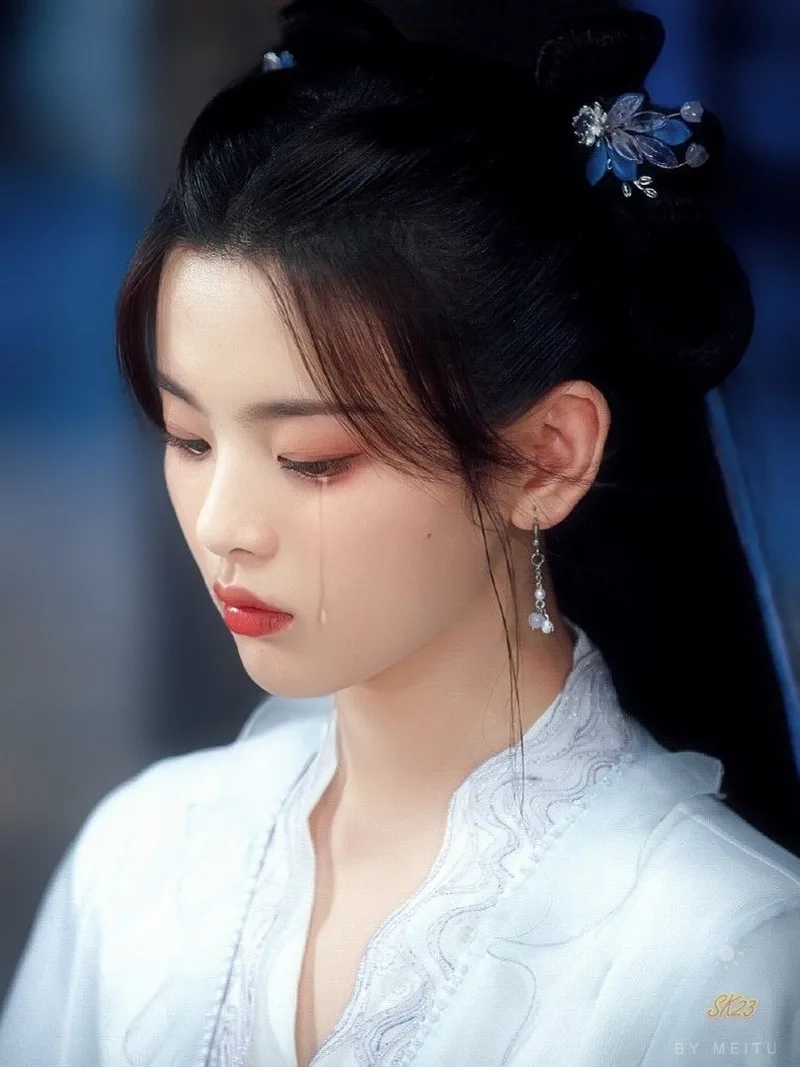 Bộ ảnh cảm xúc con gái khóc ảnh buồn đáng xem