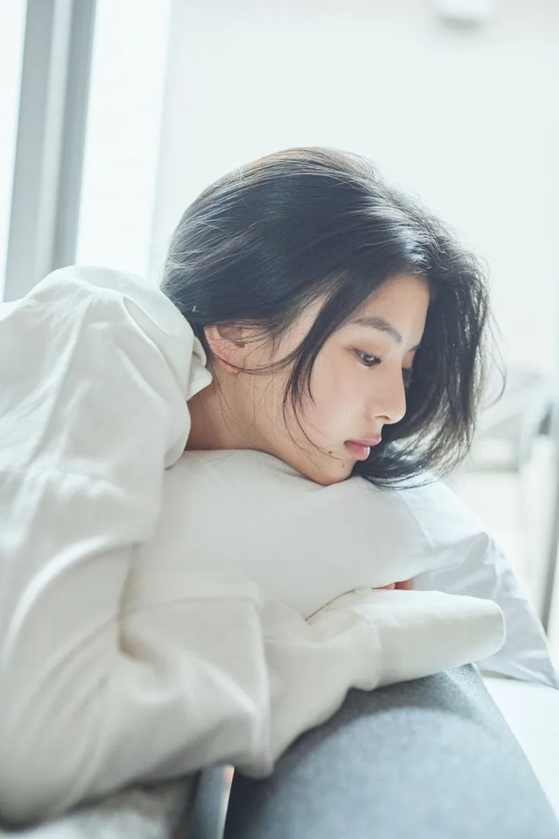 Thưởng thức vẻ buồn con gái hình ảnh buồn sống động