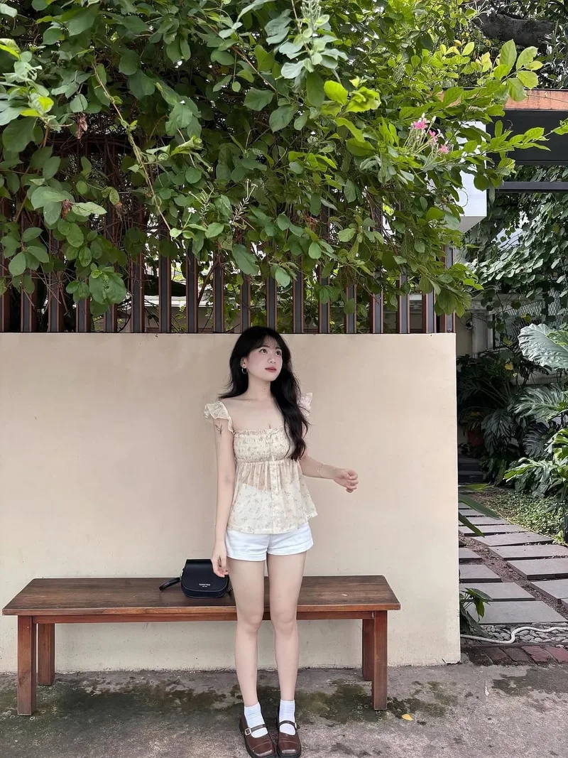 Khám phá nét dễ thương học đường với ảnh con gái k10